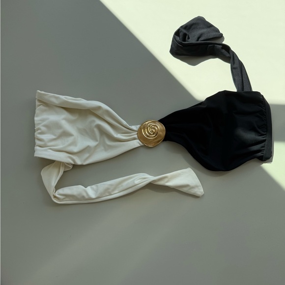ZARA Black and White METAL PIECE BIKINI TOP, Size L - Picture 4 of 5